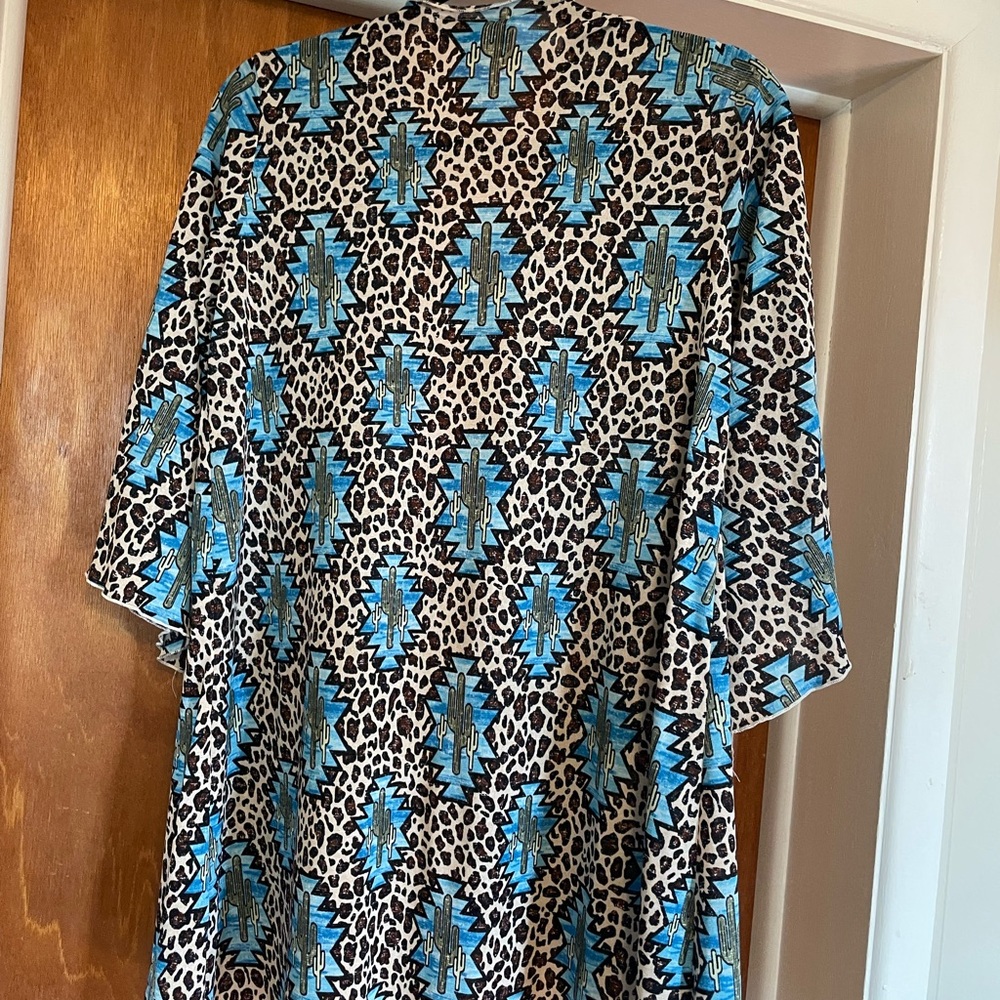 Lucky & Blessed Blue and Black Geometric Tunic - Picture 2 of 3